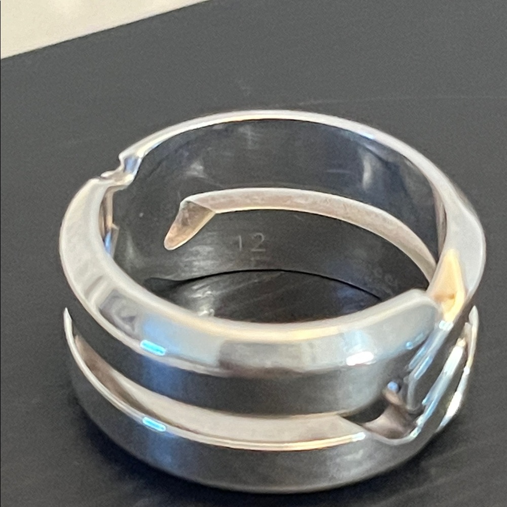 Gucci Infinity Knot Ring Size 6US - Picture 11 of 16